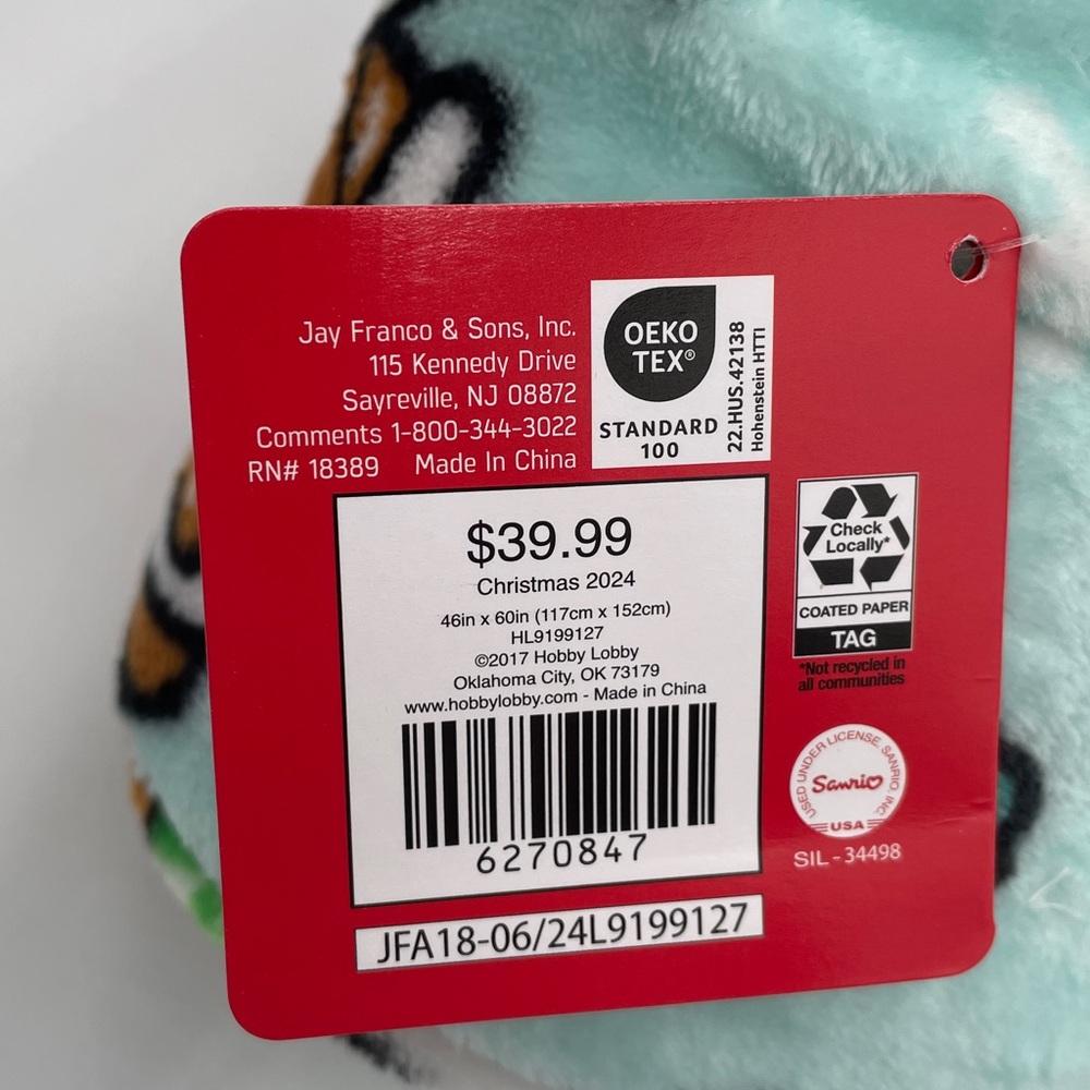 Hello Kitty Christmas Plush Throw in Magnetic Closure Gingerbread House 46‎ x 60 - Picture 11 of 11